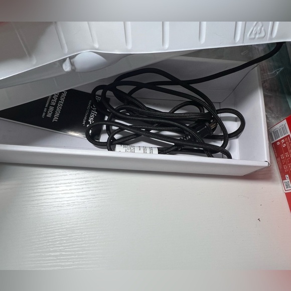 BaBylissPRO Nano Titanium Curling Wand - Blue and Silver - Picture 3 of 3